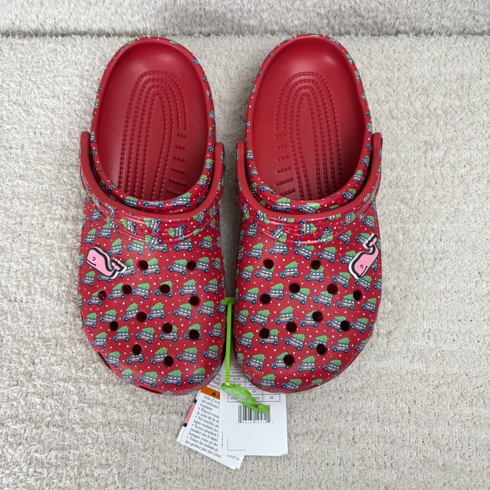 Crocs Classic Clogs M7 W9 Red Vineyard Vines Slip On Holiday Trees Jibbitz